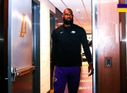 开云- 詹姆斯在德国队比赛中逆转,出色防守引发热议的是谁 