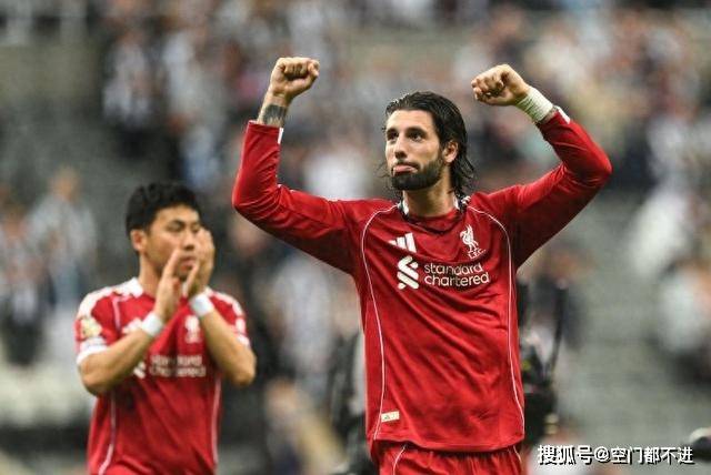 关于北城鲸鲨队鏖战江汉黑豹队,橄榄球杯赛险胜,核心复出即建功。高压逼抢成功的信息 关于北城鲸鲨队鏖战江汉黑豹队,橄榄球杯赛险胜,核心复出即建功。高压逼抢成功的信息