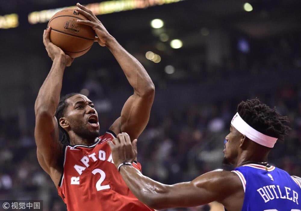 游泳锦标赛上演强强对话，漓江霹雳队绝杀河套天虎队，多点开花奏效；逆风翻盘的范本的简单介绍