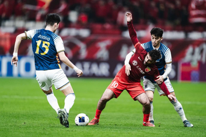 足球总决赛焦点战:北城雄狮队翻盘三湘雷豹队,外线火力全开。复盘值得玩味  足球总决赛焦点战:北城雄狮队翻盘三湘雷豹队,外线火力全开。复盘值得玩味