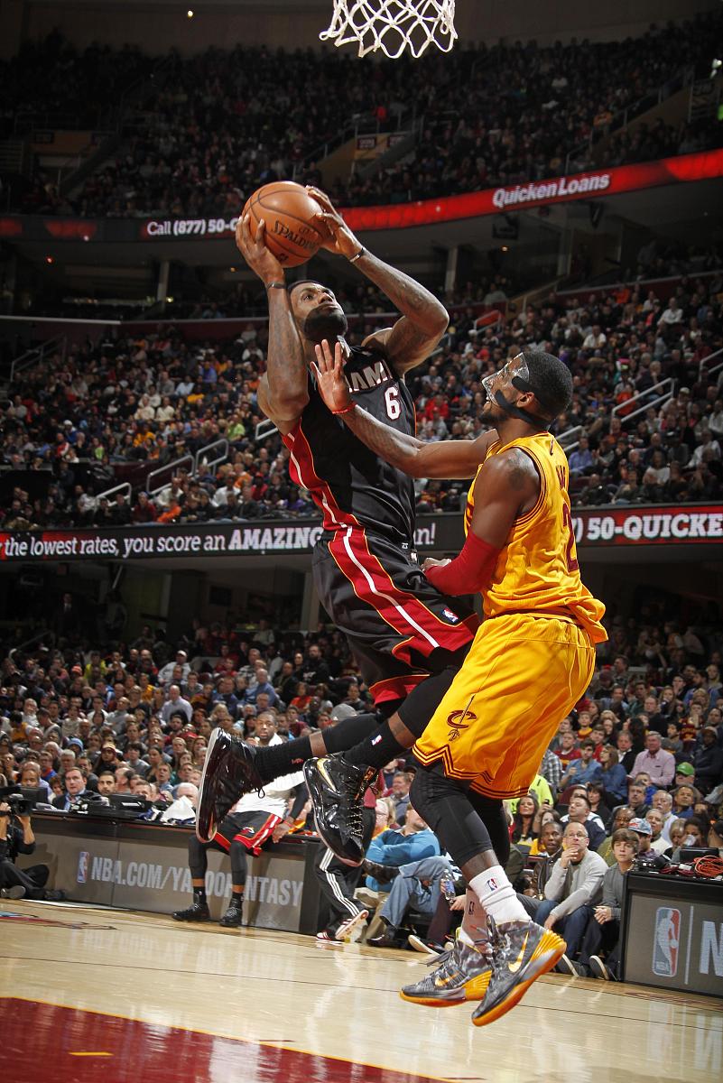  焦作舰舰员齐喊友谊万岁 