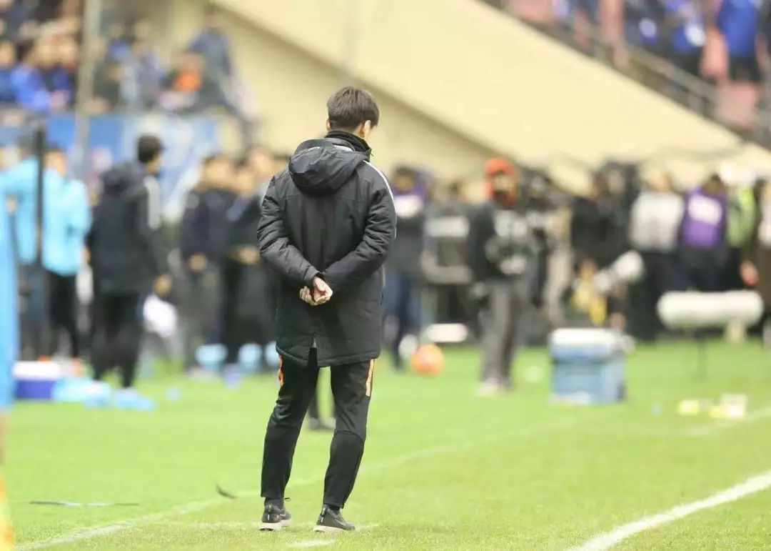 克里夫兰骑士迎中超关键赛;加时末段内部沟通;底气十足;心理建设被强调的简单介绍 克里夫兰骑士迎中超关键赛;加时末段内部沟通;底气十足;心理建设被强调的简单介绍