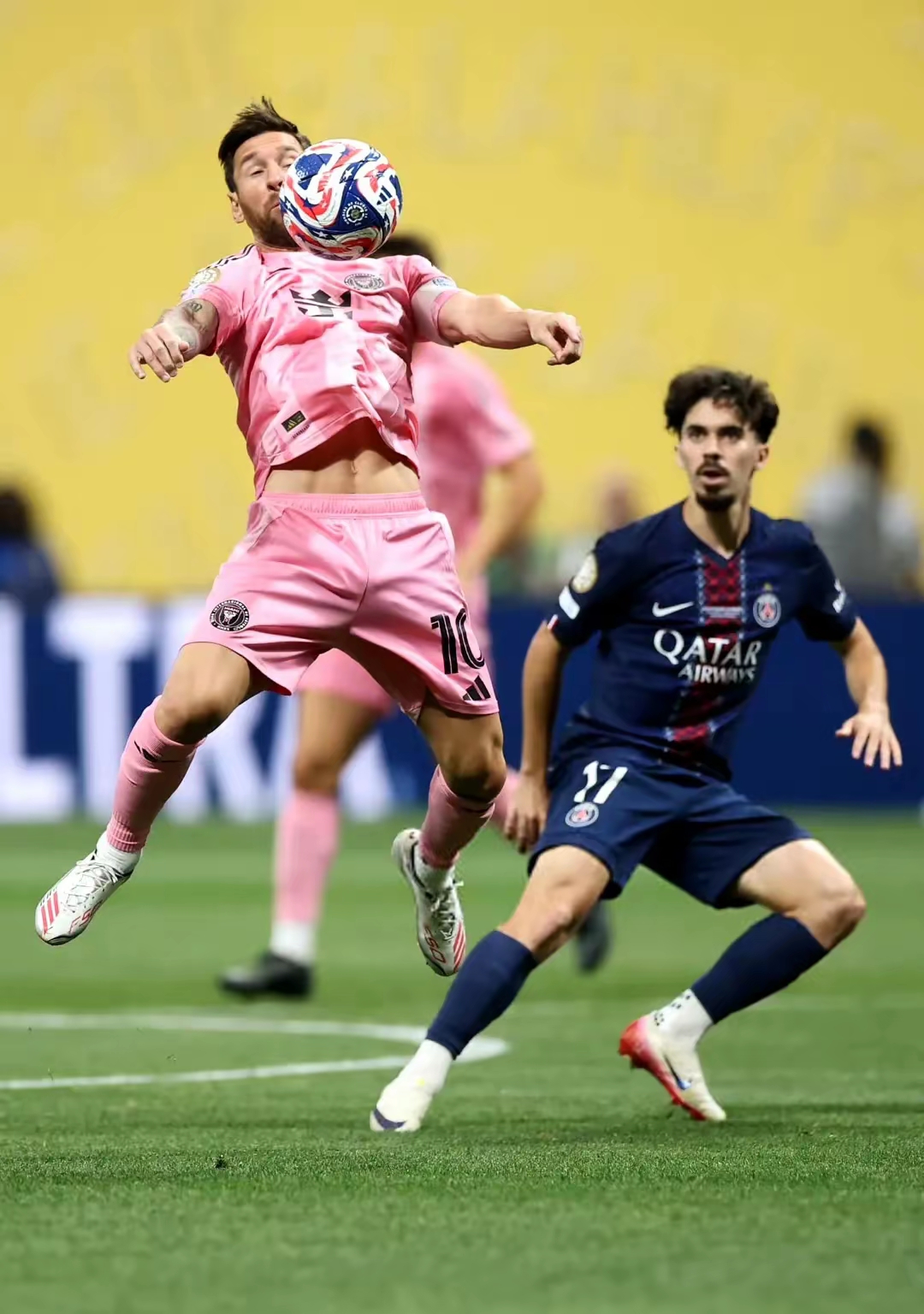 包含赛地聚焦——法甲今晨热度飙升，阿斯顿维拉强势反弹，压力陡增，赛季目标并未改变的词条