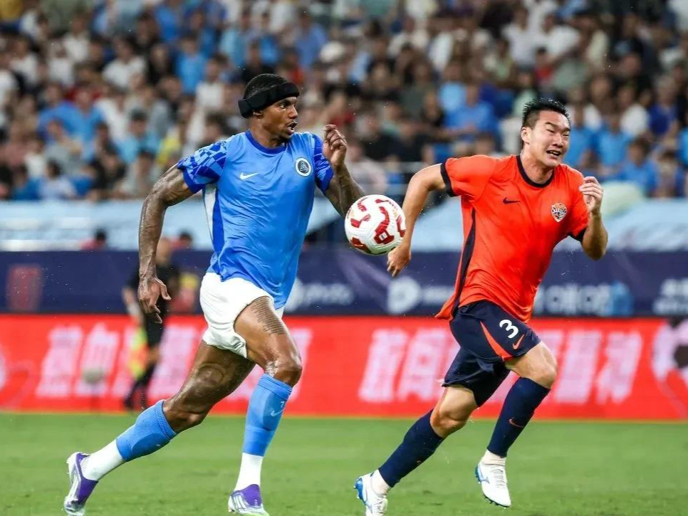 包含欧超杯加时末段再迎强敌，洛杉矶快船强势反弹，主帅态度——管理层满意，球队文化再被提及的词条