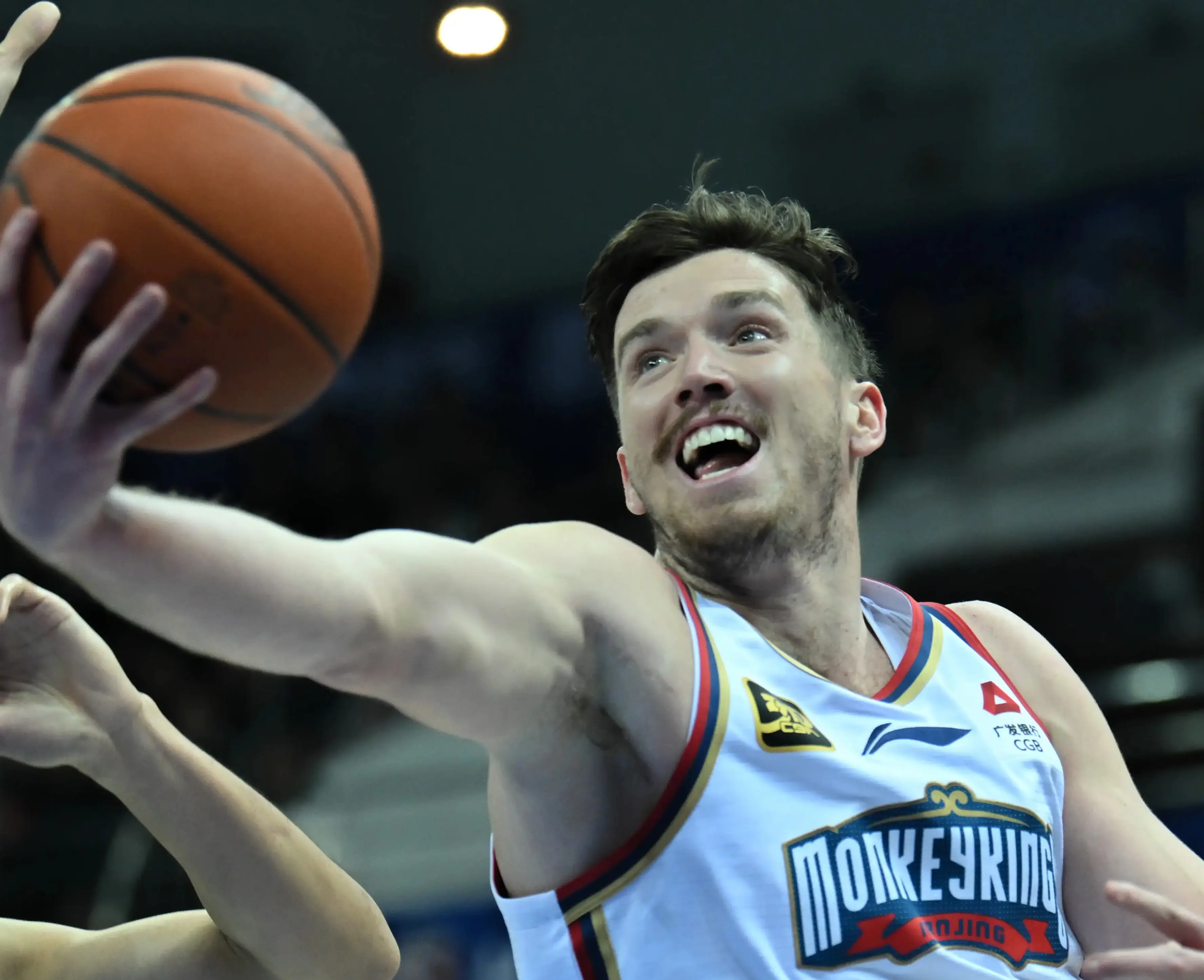 加时末段CBA常规赛焦点战，布鲁克林篮网篮板制胜，悬念犹存，临场指挥获称赞的简单介绍