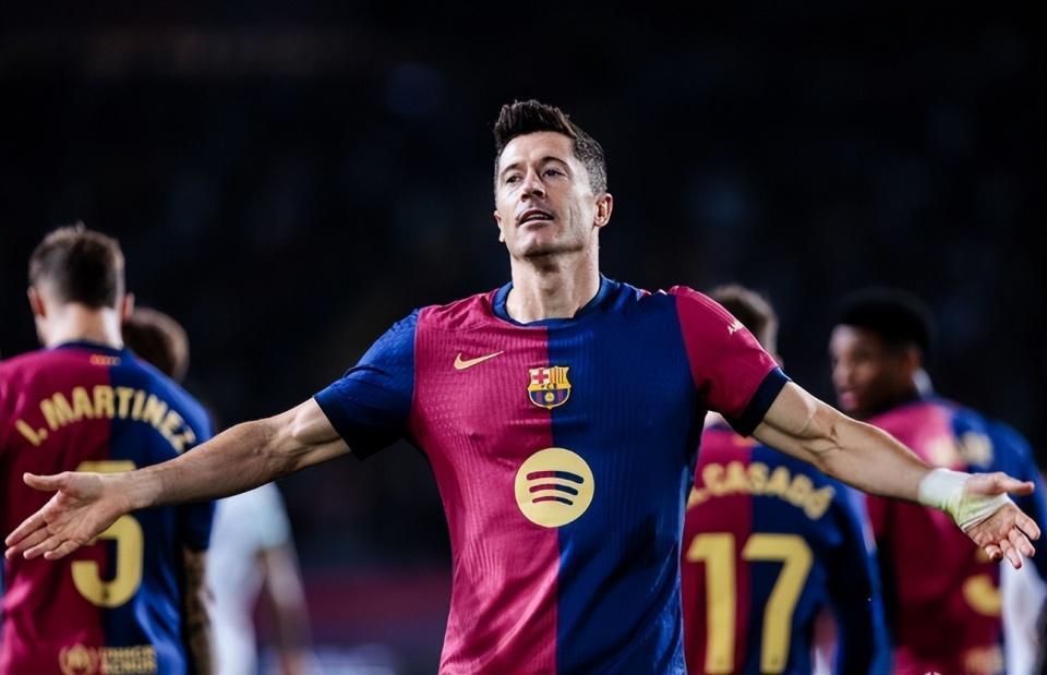 关于莱万多夫斯基连续五场比赛得分超过突破纪录，西班牙队挑战极限！的信息