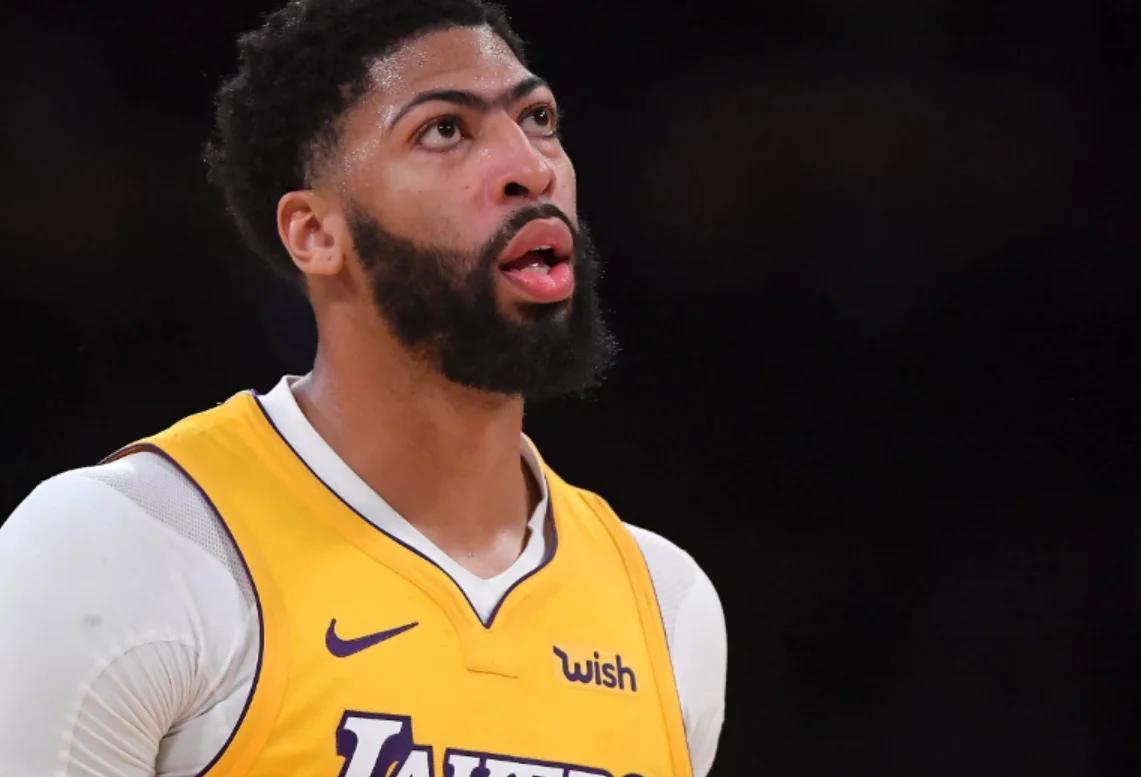 包含浓眉哥连续十场比赛得分超过连败，瑞士队挑战极限！的词条